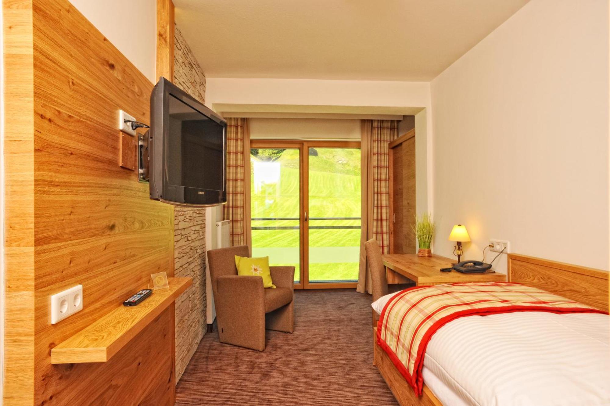 Hotel Barbarahof Saalbach, Inkl Jokercard Exterior photo