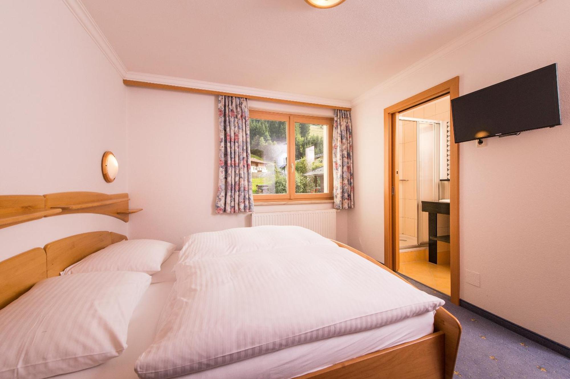 Hotel Barbarahof Saalbach, Inkl Jokercard Room photo